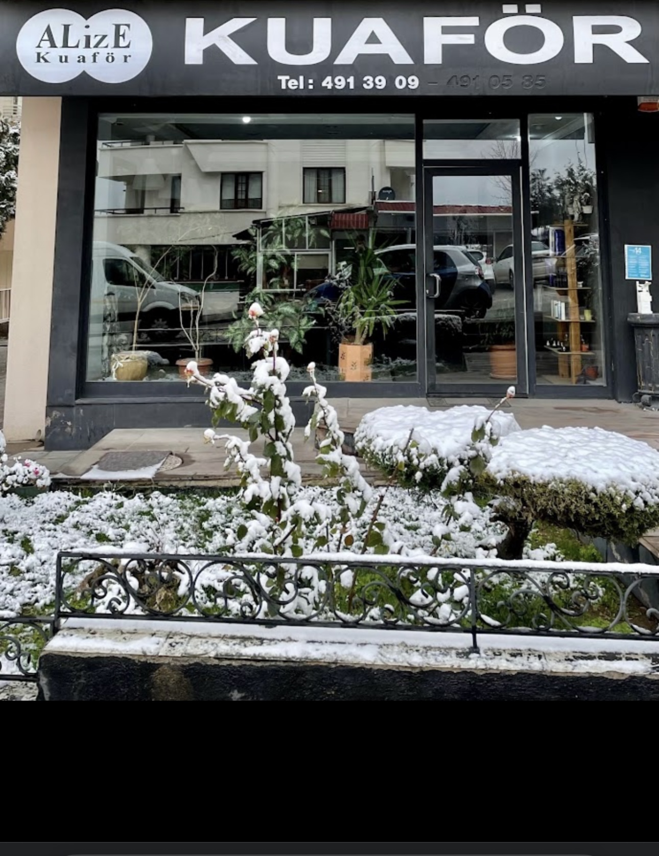 Alize Kuaför salon önü, Çankaya